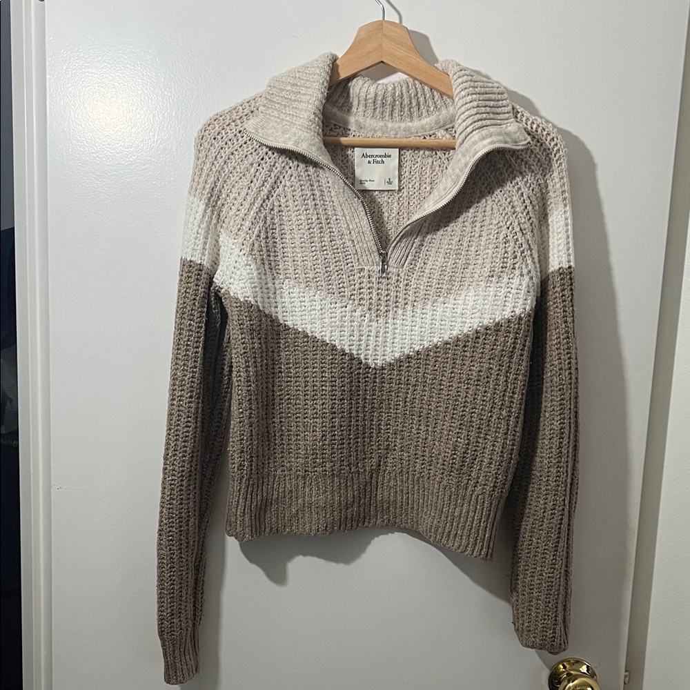 Abercrombie & Fitch Women's Beige and Tan Quarter Zip Sweater